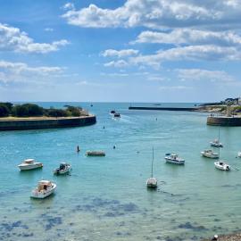 Vue sur l'entrée du port, hotel in Saint-Gilles-Croix-de-Vie