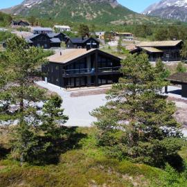 Ladebua, מלון בBrunstad