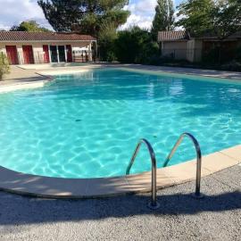 Vacances au bord de l'eau, hotel u gradu Hourtin