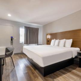Motel 6-Santa Ana, CA, hotel u gradu Santa Ana