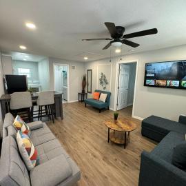Lovely unit central location