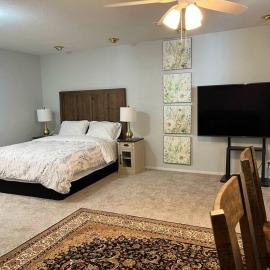 Spacious Two Queen Beds Suite Close to Downtown and UC Davis Medical Center, hotel in Sacramento