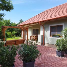 Gönyüi álom kuckó, Hotel in Gönyů