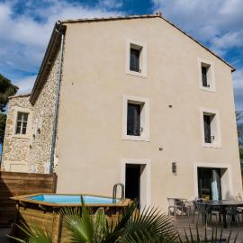 Domaine de Mérins, 10 couchages avec piscine, face à la rivière, à 4km de la plage