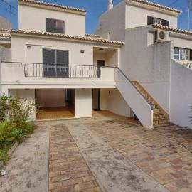 Townhouse in Quarteira, hotel in Quarteira