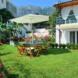 DreamAdes House