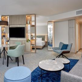 Courtyard by Marriott Berlin City Center, хотел в Берлин