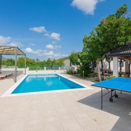 Lovely Home In Zagvozd, hotel a Zagvozd