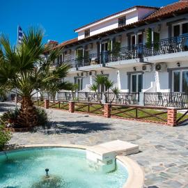 Kolevri Studios - 650m from Laganas Center, by ZanteWize, hotel v Laganasu