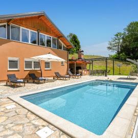 Cozy Home In Vinica Breg With Sauna, hotel in Gorušenjak