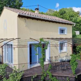 Le Mazet Joséphine, viešbutis mieste Blauzac