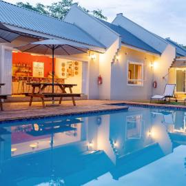 PheZulu Guest Lodge، فندق في شلالات فيكتوريا