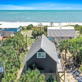 Latitude Adjustment by Pristine Properties Vacation Rentals、Indian Passのホテル