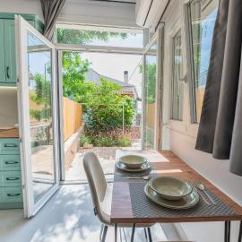 apartment kaminaki beach