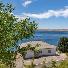 Amazing Home In Baric Draga With House Sea View, hotel in Barić Draga