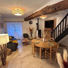 Maison le ptit chez nous, hotel em Pontaubert