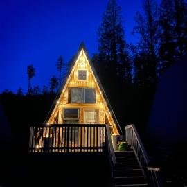 Bratty Catty Cabin, hôtel à Powell River