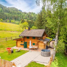 Almfrieden, Hotel in Werfen