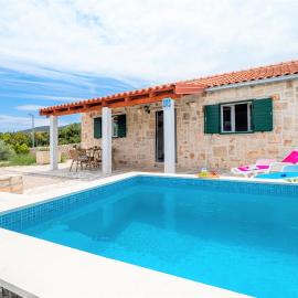 Vineyard House & Olive Grove House、ラーチスチェのホテル