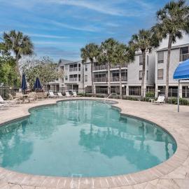 Pool Access, Walk to Manatee Beach: Coastal Condo, hotel in Holmes Beach