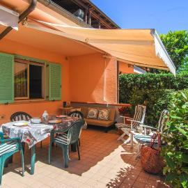 Awesome Apartment In Marcelli Di Numana