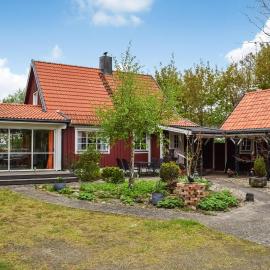 Nice Home In Fjälkinge With Kitchen, Hotel in Fjälkinge