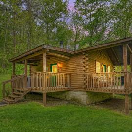 Blue Rose Cabins - Rosebud Cabin, hotell i Logan