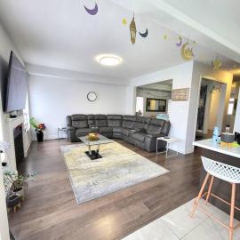 Spacious 4 Bedroom House in Angus, хотел в Angus