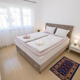 LUNA - Modern & Stylish Apartment, Hotel in Tar