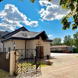 Čill Easy hotel with self check-in, hotel u gradu Adaži