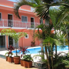 Avamada Lodge, hotel i Ivato