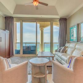 Pensacola Beach Penthouse w/ View + Pool Access!, hotel di Pensacola Beach