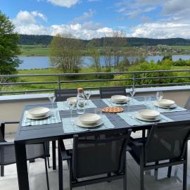 Duplex familial 6 pers vue lac & ski Métabief, hotel in Malbuisson