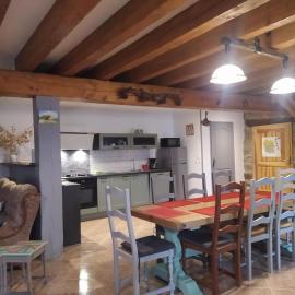Gîte du cantou 6/7 personnes, Hotel in Grandrieu