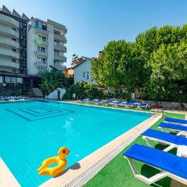 ALİBABAM APART OTEL, hotel in Kuşadası