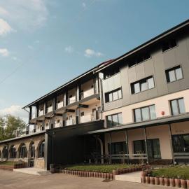 Hanul Ursilor, hotell i Târgu Neamț