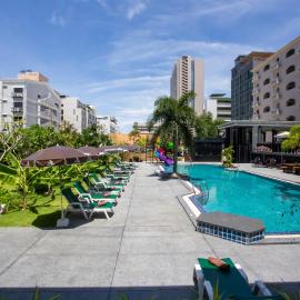 Sabai Inn nearby Central Marina