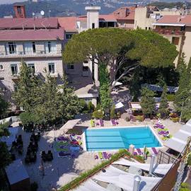 GARDEN HOTEL, hotel v mestu Broummana