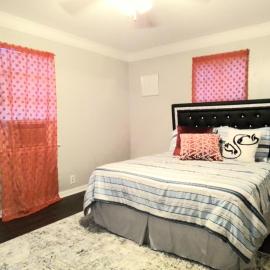 Cheeful, 2bed x 1bath Brick House