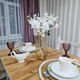 17 мкр 46 дом ЖК Мерет 2 этаж, недалеко от моря, hotel a Aktau