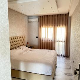 Chambre à Agdal Rabat dans un appartement partagé -king bed-