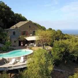 A Casetta Padrone, Plus qu une location, un Art de vivre, hotel in Cervione