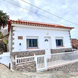 Casa Los Palmeros Perdomo、Alojeraのホテル