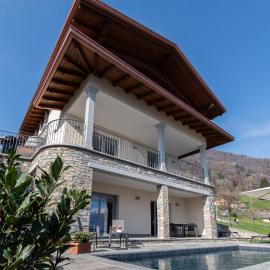 VILLA SANT'ANNA by Curtiaffitti, hotel in Pianello Del Lario