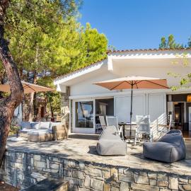 Cleo beachfront villa