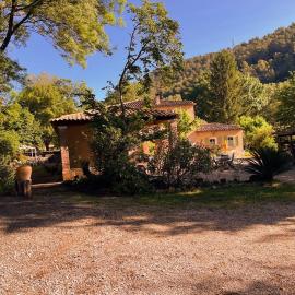 Bastide Du Maoupas Gîtes, Hotel in Belgentier