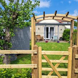 Apple Tree Corner Apartment, hotel in Yate