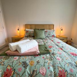 Modern, Luxurious and Super Comfy Home in Bundoran، فندق في بوندوران