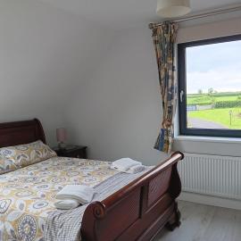 Apartment with 2 Bedrooms on Kildare Carlow Laois Border، فندق في كارلو