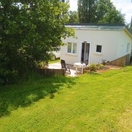 Het rustige huisje in de velden met wifi , leidingwater,enz